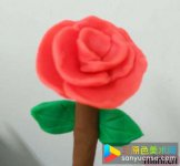 用粘土制作一朵美丽的玫瑰花的步骤教程
