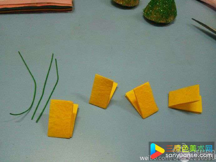 简单的花朵装饰贺卡制作