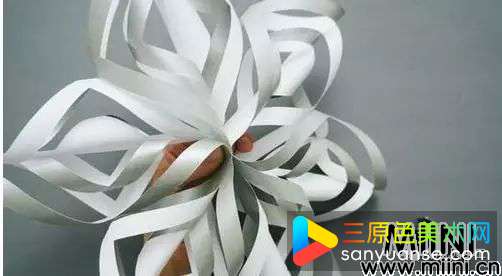 立体剪纸雪花13.jpeg