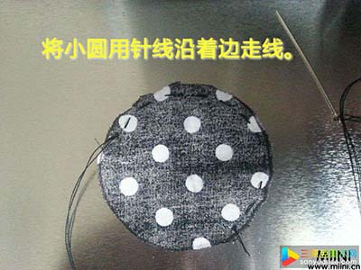 手工布艺波点五瓣花制作教程