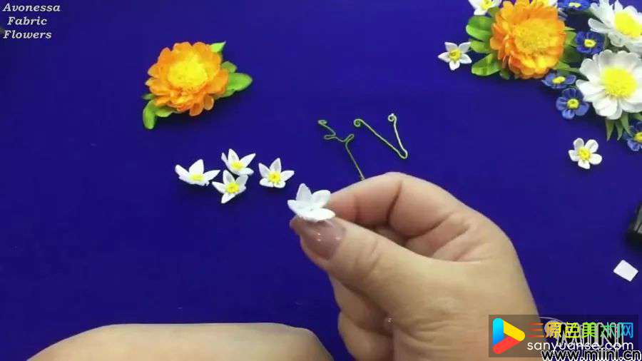 丝带夏季花夹的详细制作步骤图