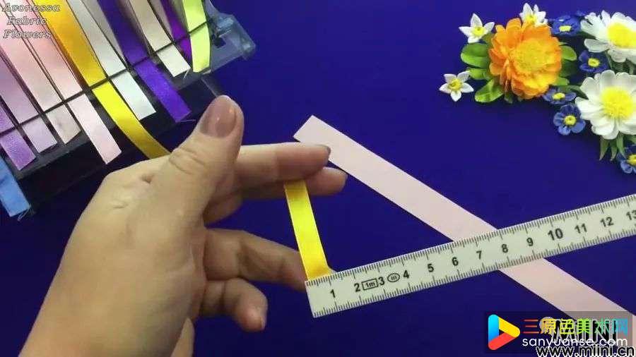 丝带夏季花夹的详细制作步骤图