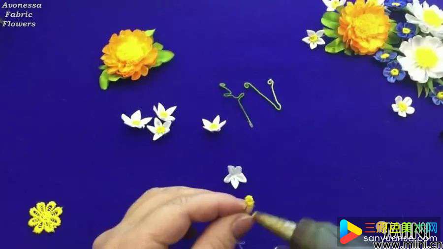 丝带夏季花夹的详细制作步骤图
