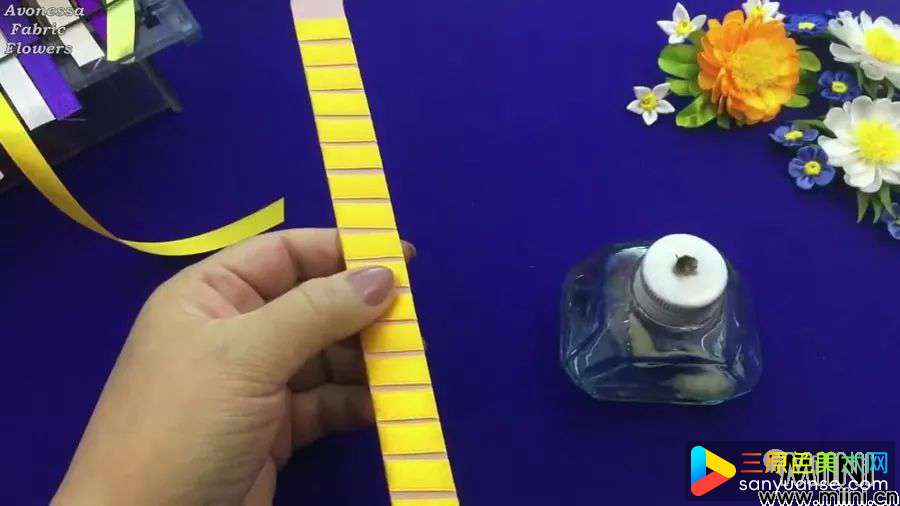 丝带夏季花夹的详细制作步骤图