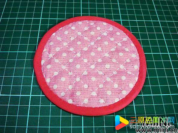 平聚手作贴布圆形小钱包步骤图解