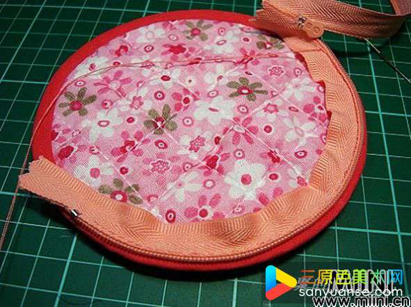 平聚手作贴布圆形小钱包步骤图解